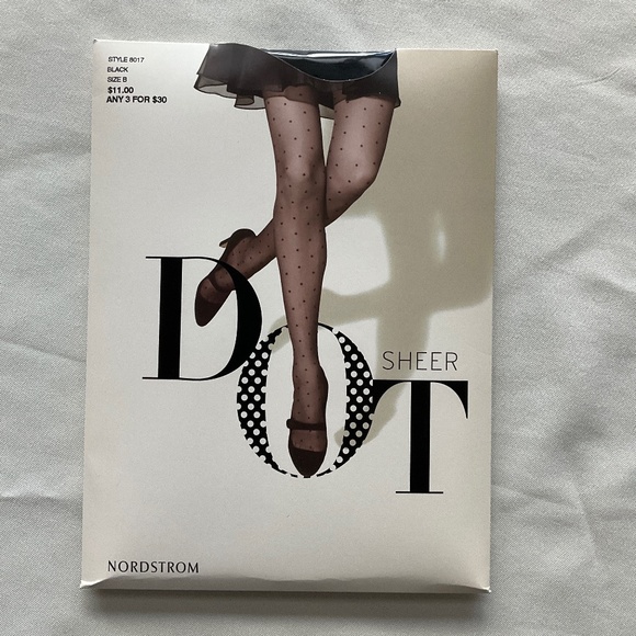 Nordstrom Accessories - Nordstrom Black Size B Sheer Dot Pantyhose🌺
